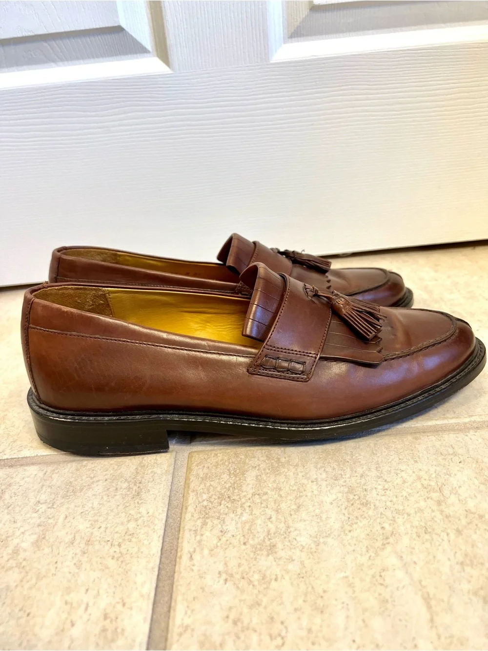 Johnston & Murphy Kiltie Tassel Loafer classic men's dress shoe full-grain 10M